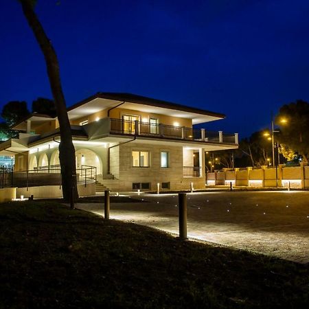 Aurum Suites Pescara Exteriör bild