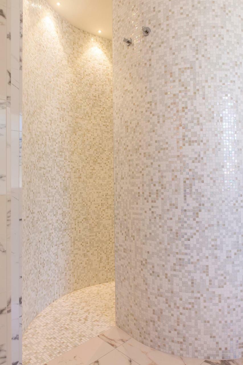 Aurum Suites Pescara Exteriör bild
