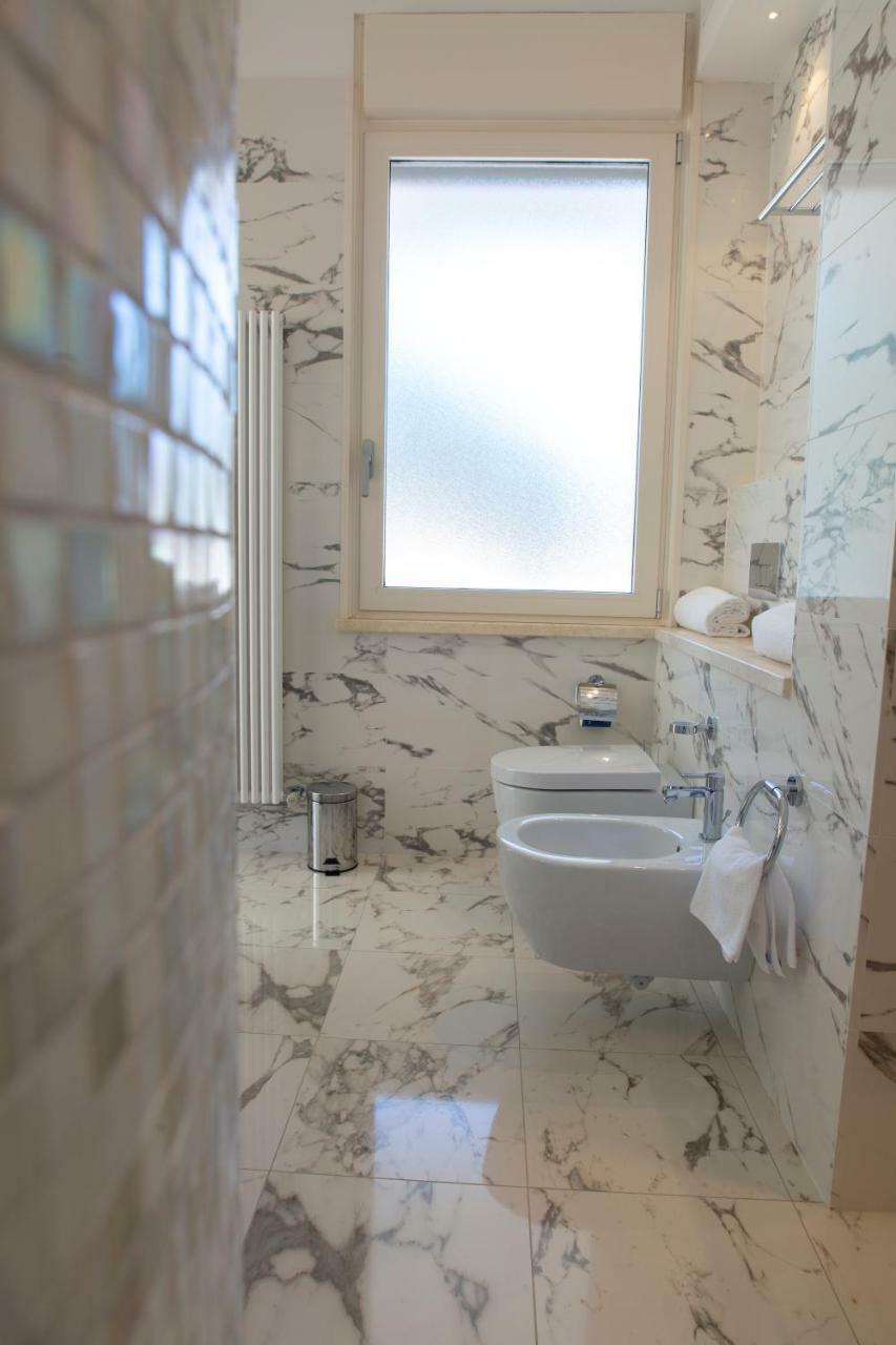 Aurum Suites Pescara Exteriör bild