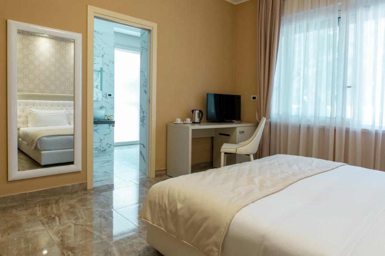 Aurum Suites Pescara Exteriör bild