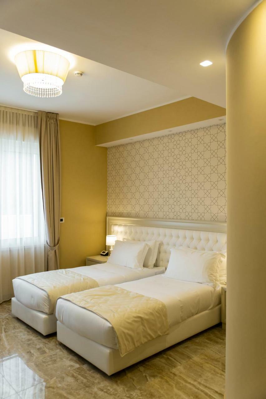 Aurum Suites Pescara Exteriör bild