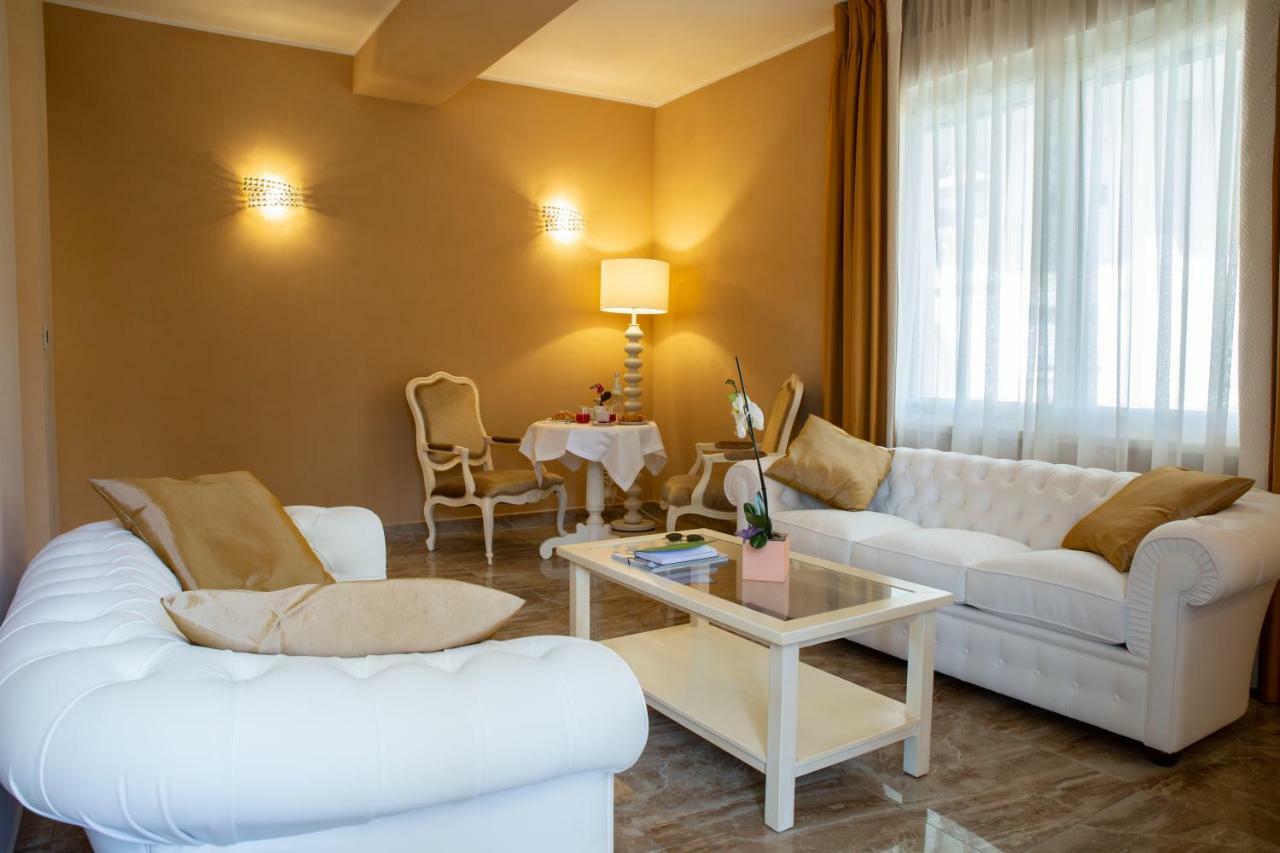 Aurum Suites Pescara Exteriör bild