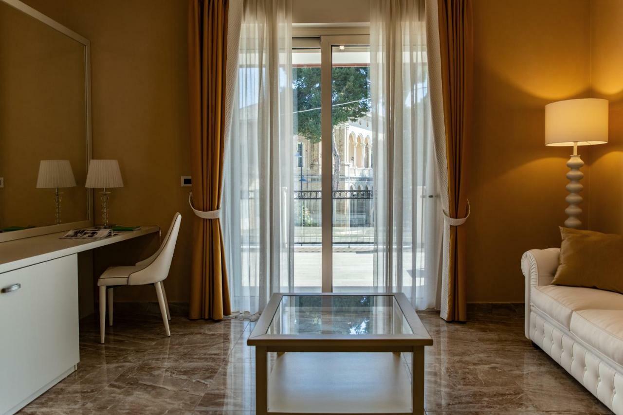 Aurum Suites Pescara Exteriör bild