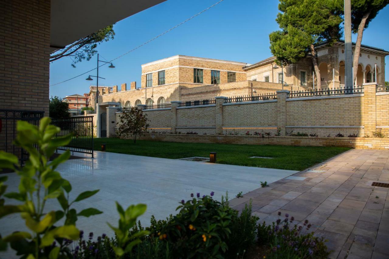 Aurum Suites Pescara Exteriör bild